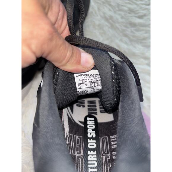 Under Armour women's sz. 8.5 high top basketball sneakers. Great pair & conditio - Picture 9 of 11